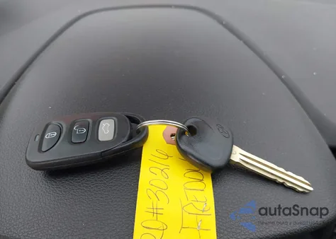 2017 Hyundai Elantra Se из США, поврежденный, VIN 5NPD84LF0HH203521